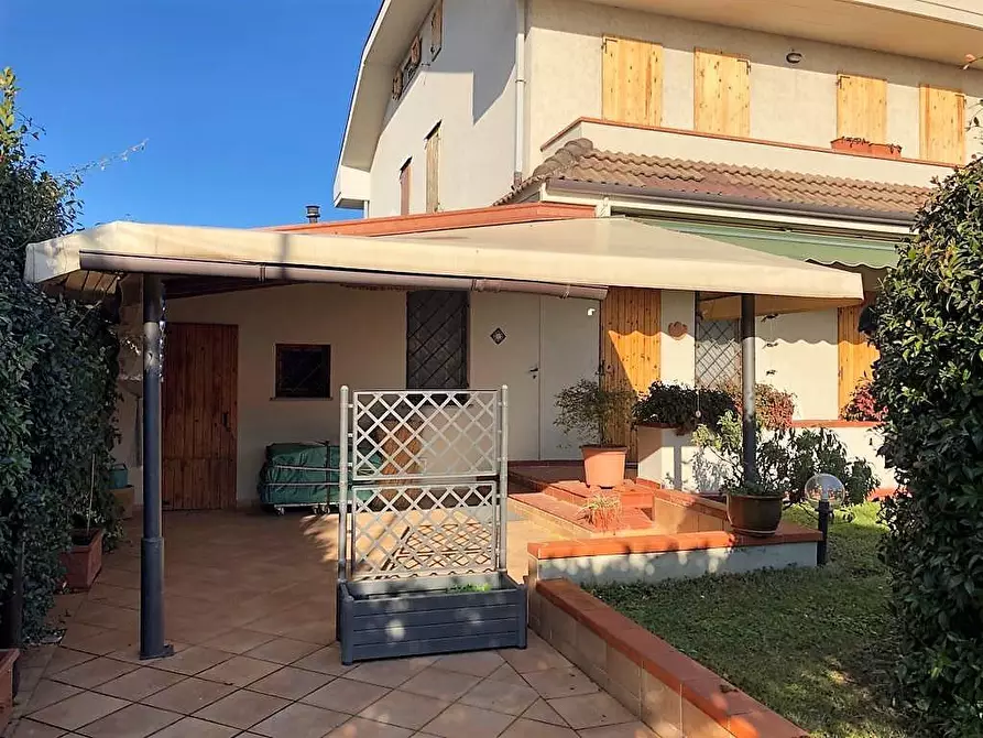 casa indipendente in vendita a Montignoso in zona Cinquale