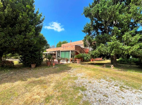 casa indipendente in vendita a Montignoso in zona Renella