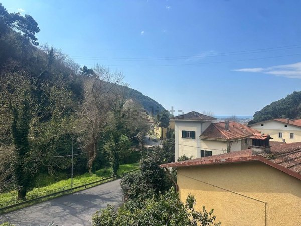 casa indipendente in vendita a Montignoso in zona Serra