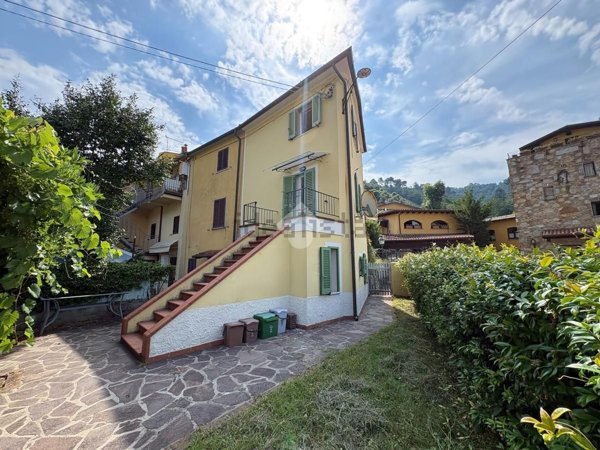 appartamento in vendita a Montignoso in zona Capanne