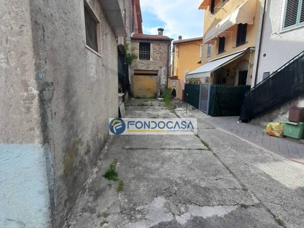 casa indipendente in vendita a Montignoso in zona Capanne