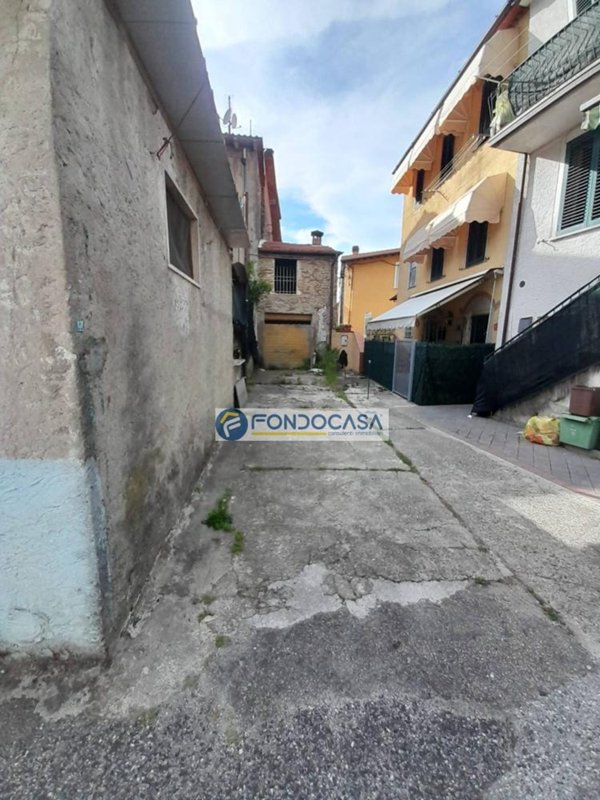 casa indipendente in vendita a Montignoso in zona Capanne