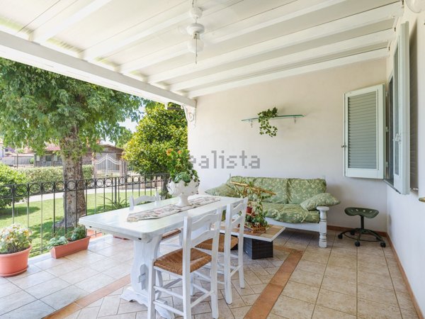 casa indipendente in vendita a Montignoso