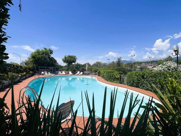 casa indipendente in vendita a Montignoso in zona Cinquale