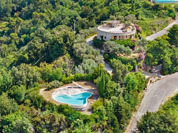 casa indipendente in vendita a Montignoso in zona Renella