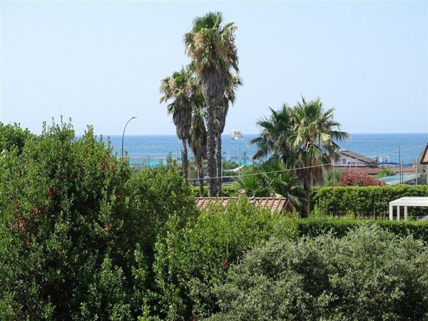 appartamento in vendita a Montignoso in zona Cinquale