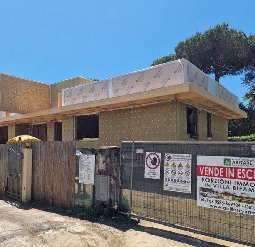 casa indipendente in vendita a Montignoso in zona Palatina