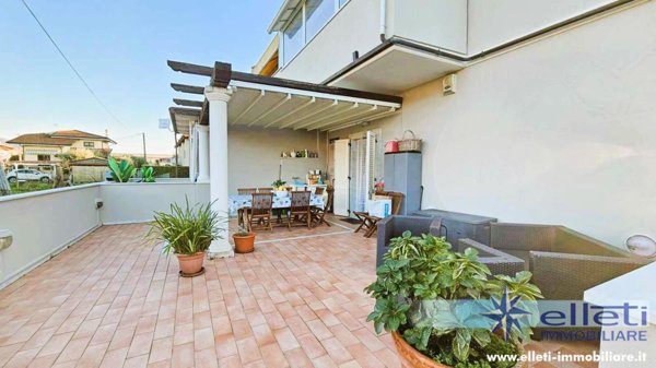 appartamento in vendita a Montignoso in zona Cervaiolo