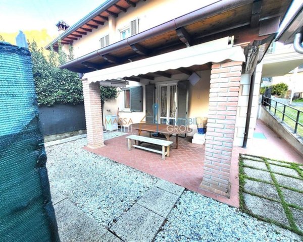casa indipendente in vendita a Montignoso in zona Capanne
