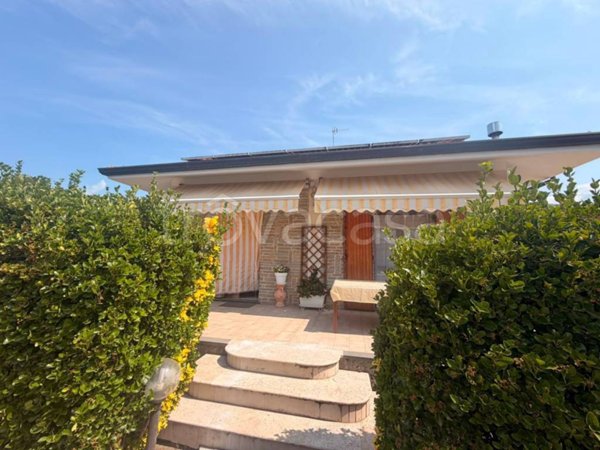 casa indipendente in vendita a Montignoso in zona Renella