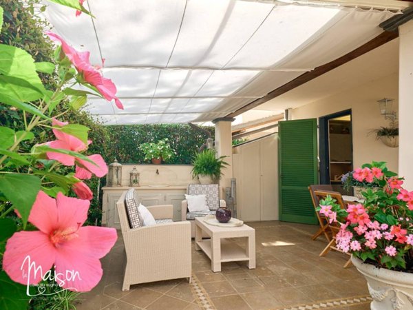 casa indipendente in vendita a Montignoso in zona Cinquale