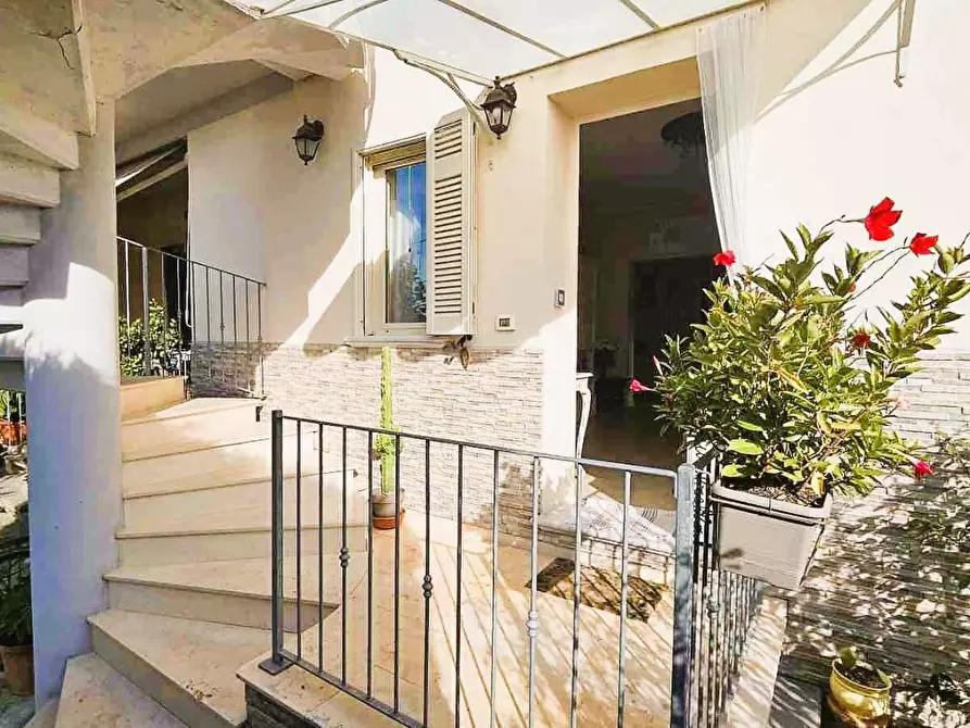 casa indipendente in vendita a Montignoso in zona Capanne