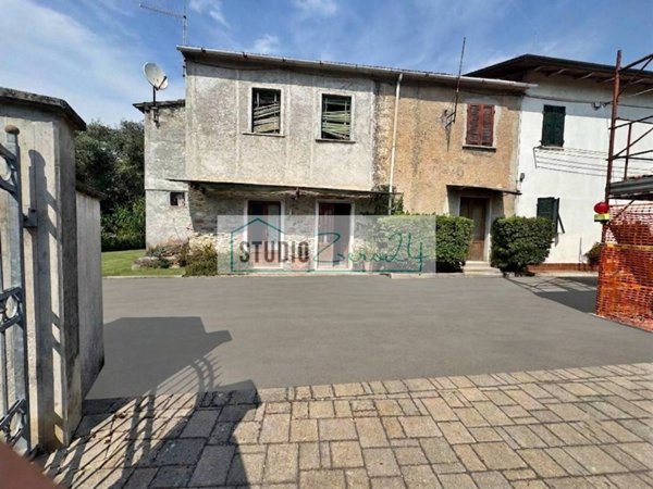 casa semindipendente in vendita a Montignoso in zona Capanne