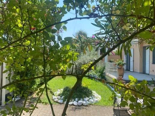 appartamento in vendita a Montignoso in zona Cinquale