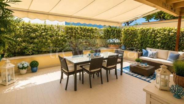 casa indipendente in vendita a Montignoso in zona Cinquale