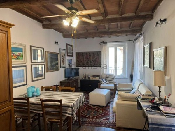 casa indipendente in vendita a Montignoso in zona Capanne
