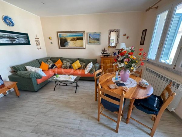 casa indipendente in vendita a Montignoso in zona Cinquale