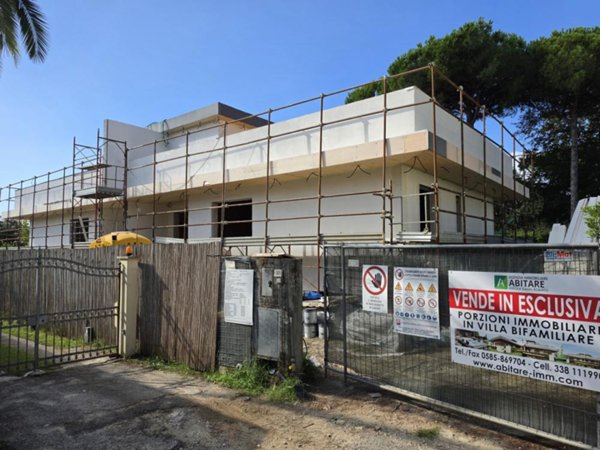 casa indipendente in vendita a Montignoso in zona Cinquale