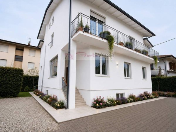 appartamento in vendita a Montignoso in zona Cinquale
