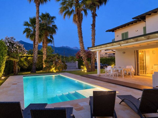 casa indipendente in vendita a Montignoso in zona Cinquale