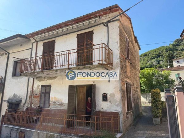 casa indipendente in vendita a Montignoso