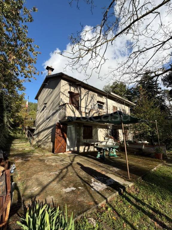 casa indipendente in vendita a Montignoso in zona Serra