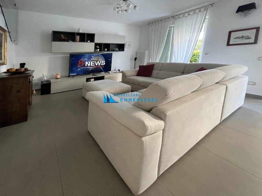 casa indipendente in vendita a Montignoso in zona Cinquale