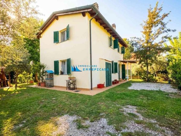 casa indipendente in vendita a Montignoso in zona Cinquale
