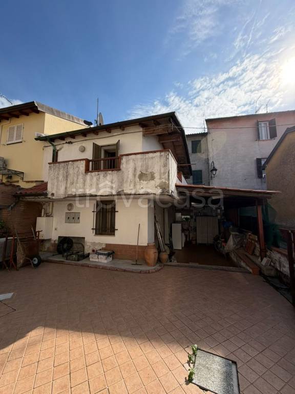 casa indipendente in vendita a Montignoso in zona Capanne