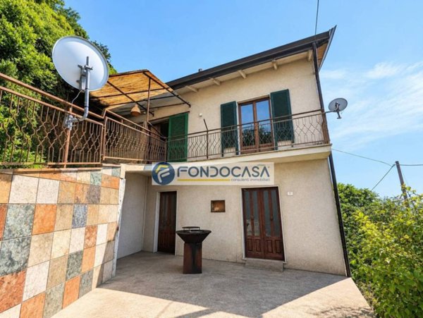 casa indipendente in vendita a Montignoso in zona Serra