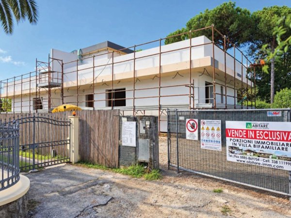 casa indipendente in vendita a Montignoso in zona Cinquale
