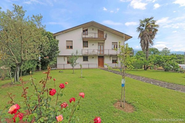 casa indipendente in vendita a Mulazzo in zona Lusuolo