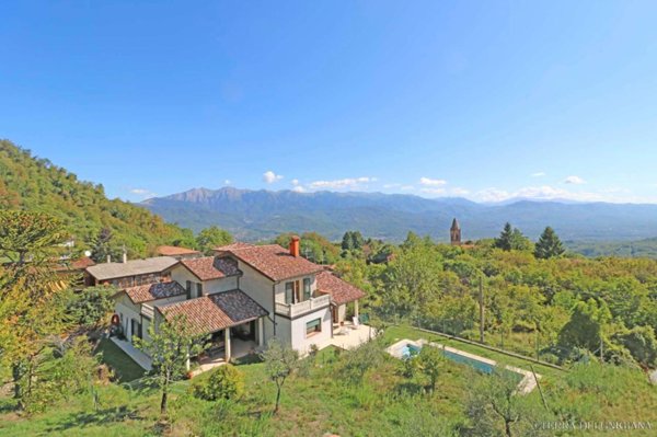 casa indipendente in vendita a Mulazzo in zona Montereggio