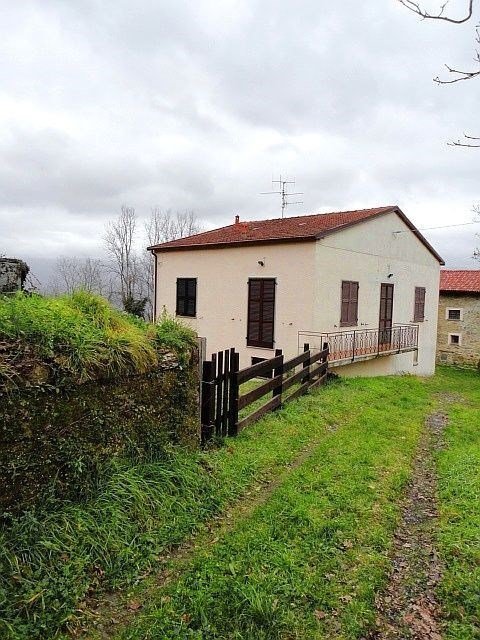 casa indipendente in vendita a Mulazzo