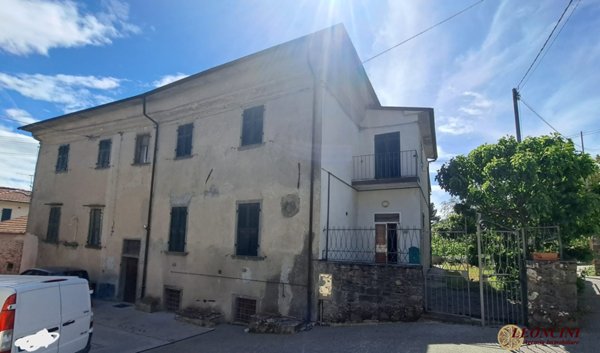 casa indipendente in vendita a Mulazzo in zona Gavedo