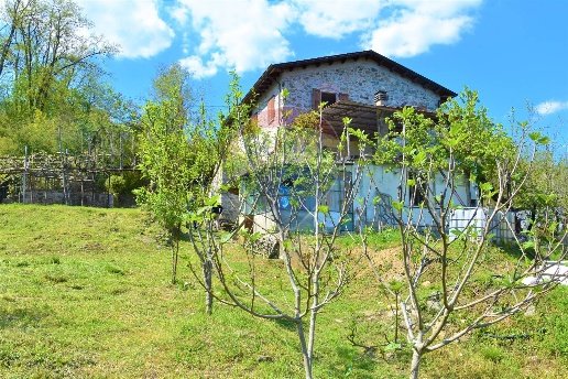 casa indipendente in vendita a Mulazzo in zona Lusuolo