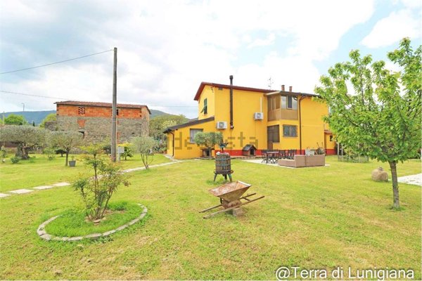 casa indipendente in vendita a Mulazzo