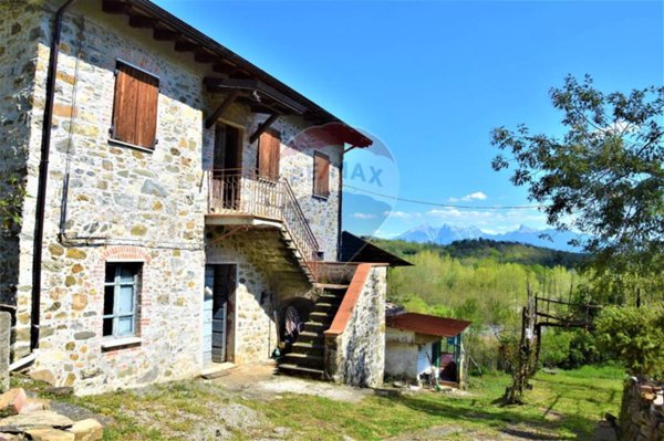 casa indipendente in vendita a Mulazzo in zona Lusuolo