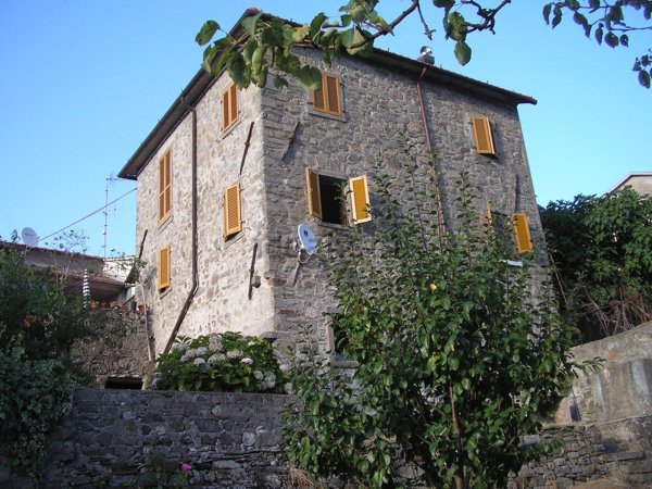 pentavano in vendita a Mulazzo in zona Pozzo