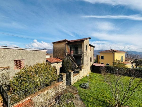 casa indipendente in vendita a Mulazzo
