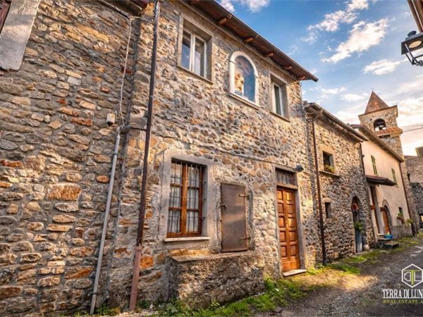 casa indipendente in vendita a Mulazzo in zona Lusuolo