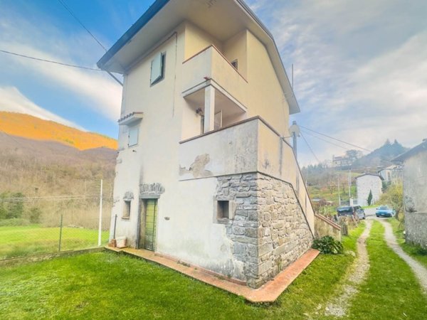 casa indipendente in vendita a Mulazzo