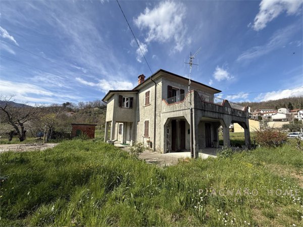 casa indipendente in vendita a Mulazzo in zona Canossa