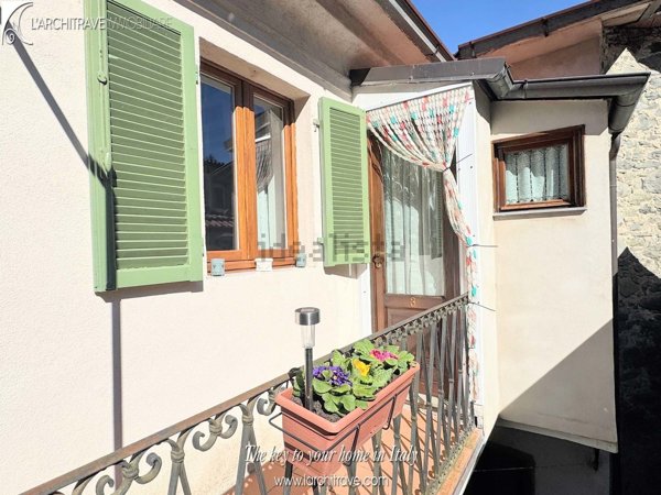 casa indipendente in vendita a Mulazzo in zona Castagnetoli