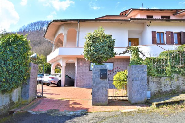 casa indipendente in vendita a Mulazzo in zona Busatica