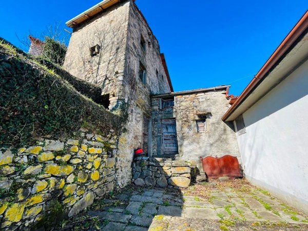 casale in vendita a Mulazzo
