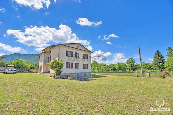 casa indipendente in vendita a Mulazzo in zona Arpiola