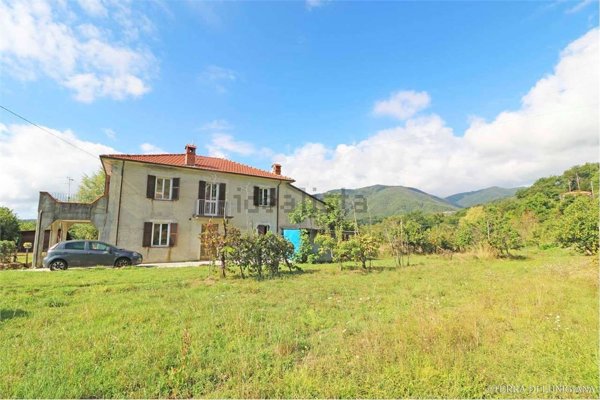 casa indipendente in vendita a Mulazzo in zona Canossa