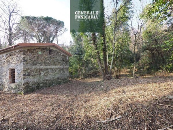 casa indipendente in vendita a Podenzana