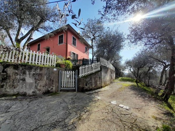 casa indipendente in vendita a Bolano